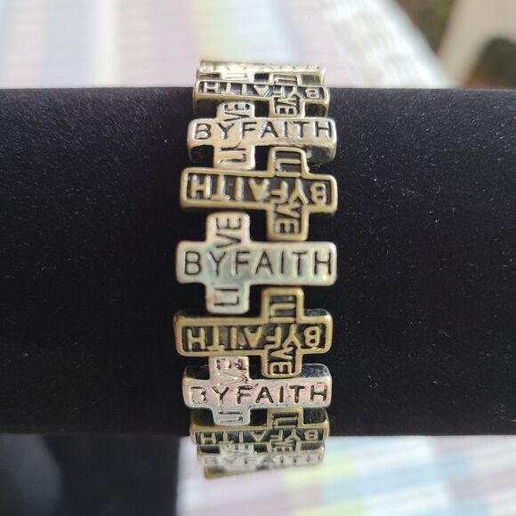 Vintage "Live By Faith" Cross Stretch Bracelet – Inspirational Christian Jewelry - Picture 5 of 7